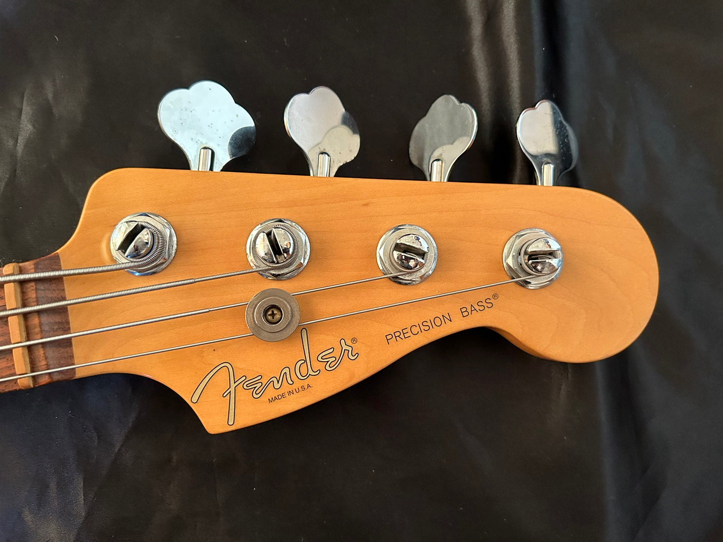 【中古】フェンダーUSA Fender American Standard Precision Bass  1999年製