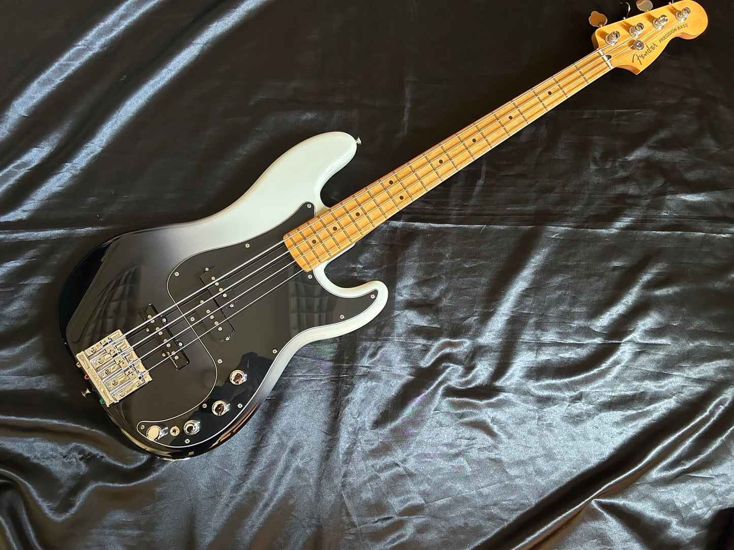 【中古】Fender フェンダー Player Plus Precision Bass, Maple, Silver Smoke【フェンダーMEXプレシジョンベース】