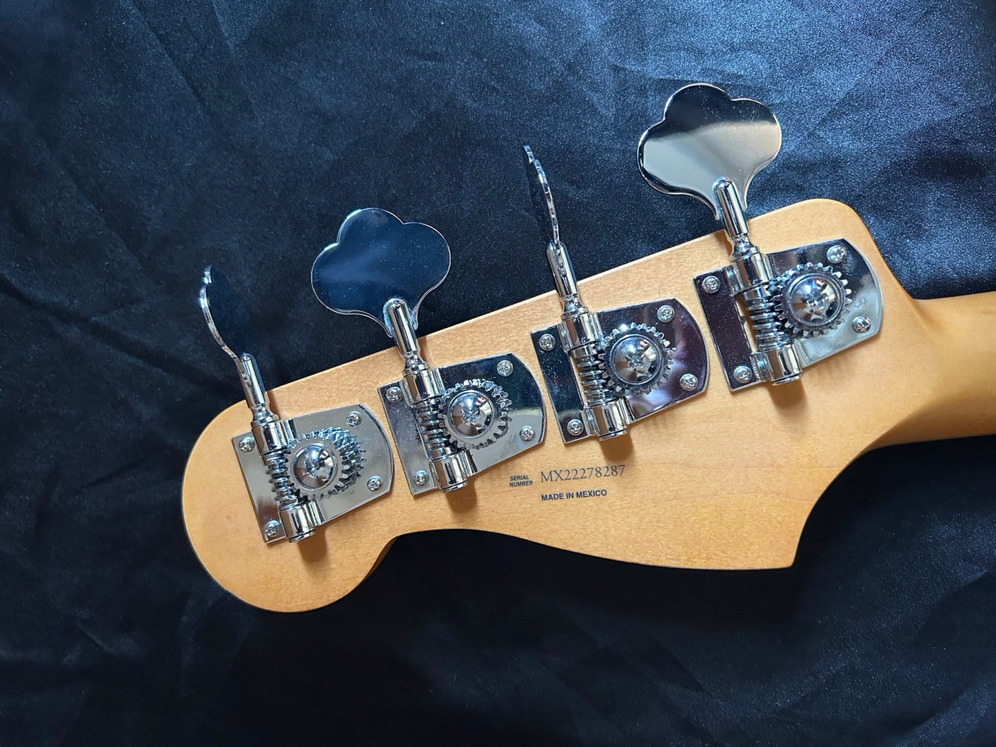 【中古】Fender フェンダー Player Plus Precision Bass, Maple, Silver Smoke【フェンダーMEXプレシジョンベース】
