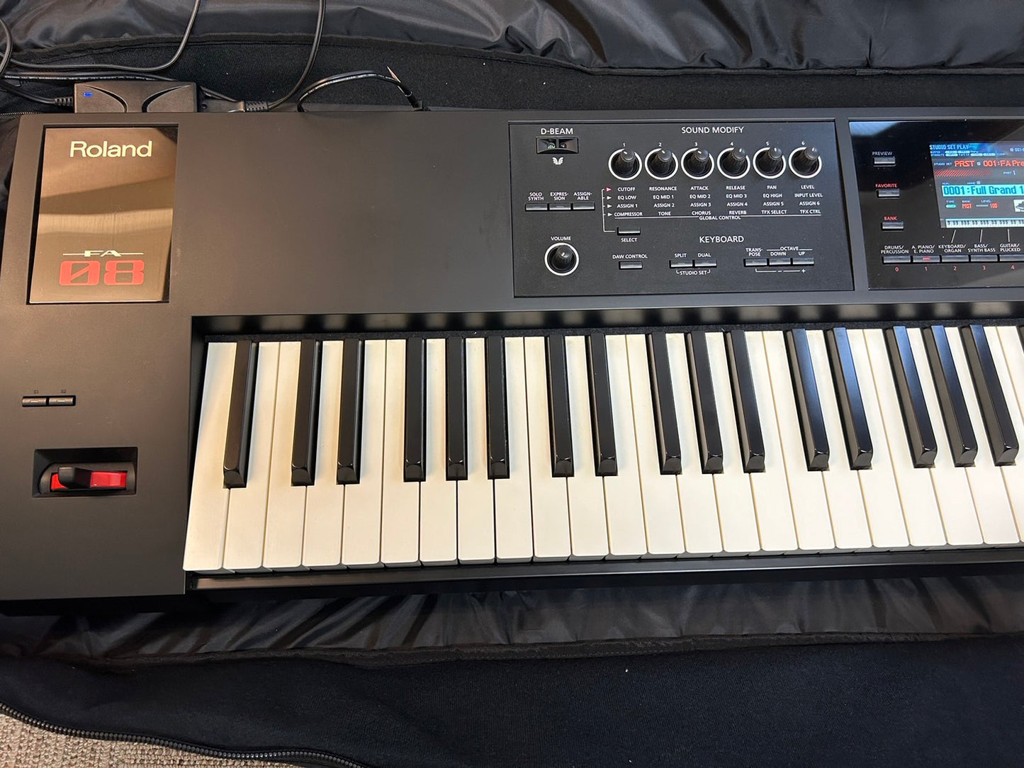 【中古】 ROLAND ローランド FA-08  88鍵キーボードシンセサイザー