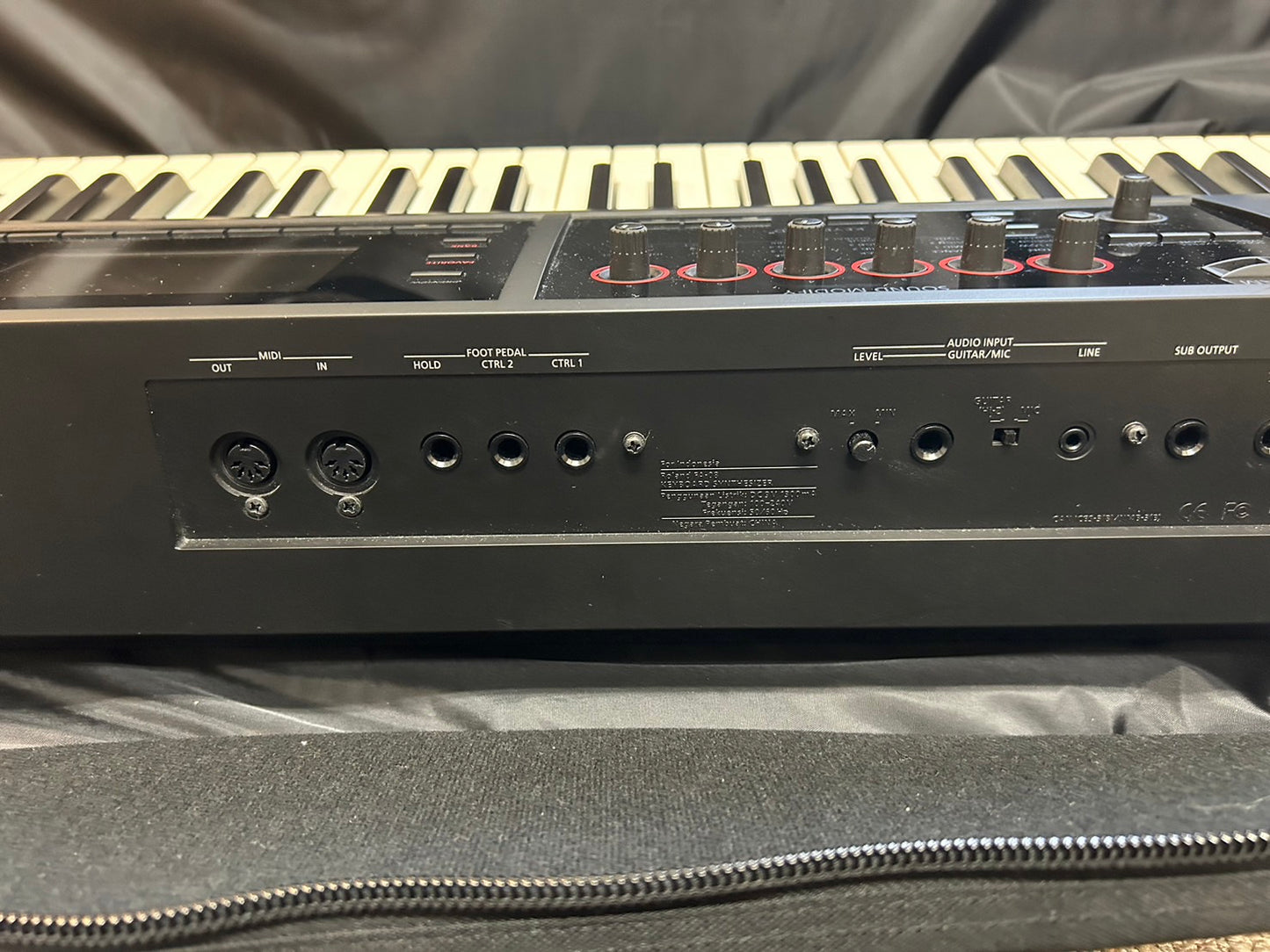 【中古】 ROLAND ローランド FA-08  88鍵キーボードシンセサイザー
