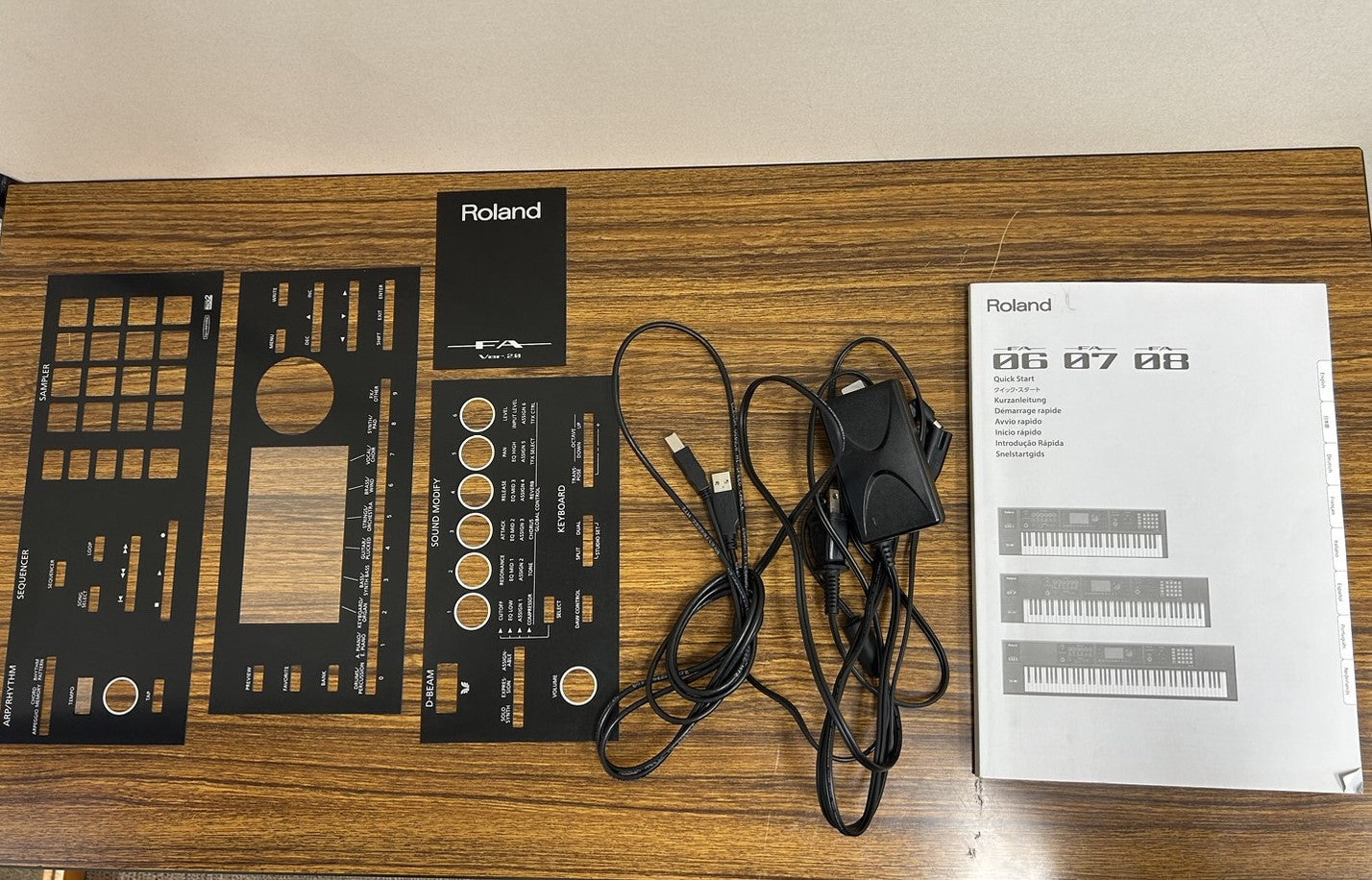 【中古】 ROLAND ローランド FA-08  88鍵キーボードシンセサイザー